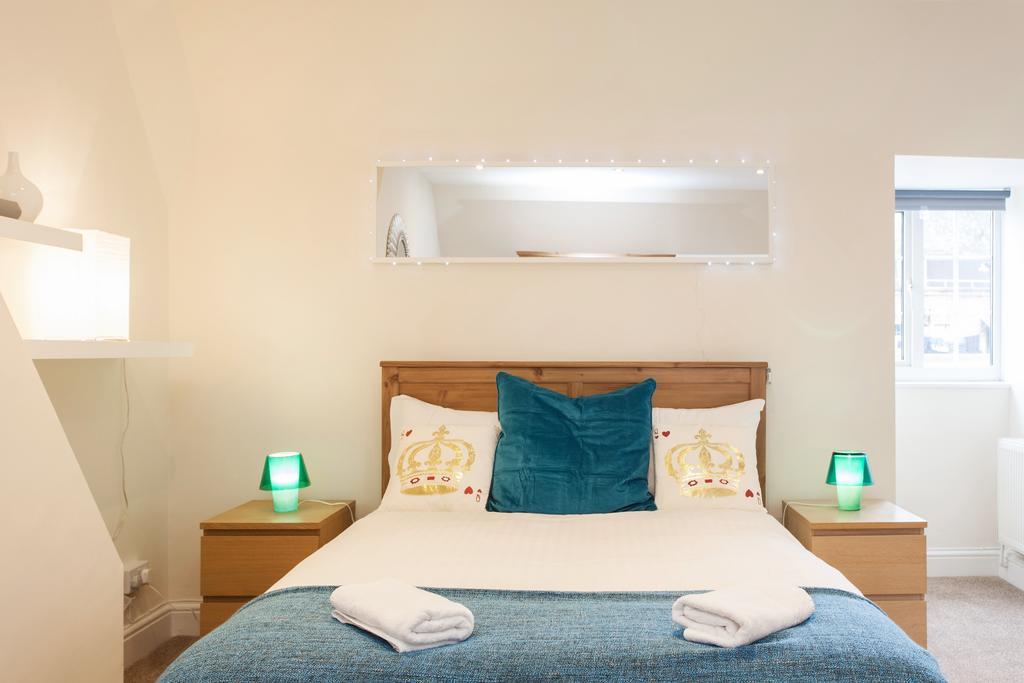 Monopoly Accommodations London Room photo