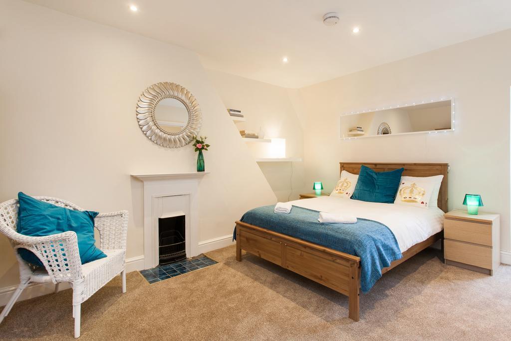 Monopoly Accommodations London Room photo